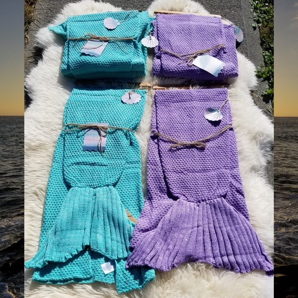 NWT Mermaid Tail knit Throw - Picture 2 of 8